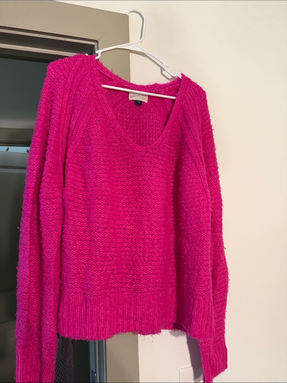 Universal Thread Women's V‑Neck Sweater in Fuchsia